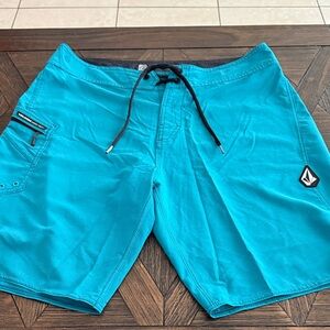 Volcom Mod-Tech Teal Men’s Boardshorts Size 33 10” Inseam Tie Waist